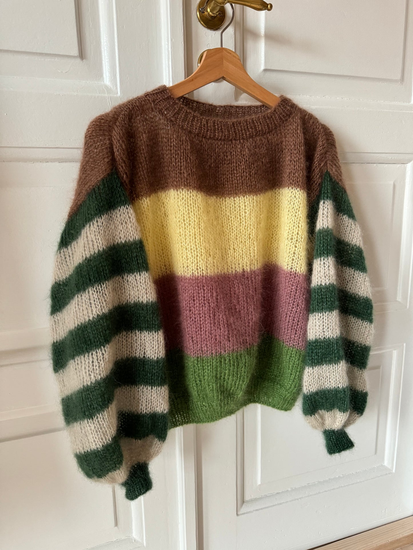 Fantasy Sweater str. S/M