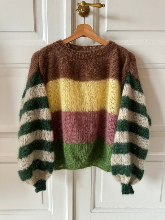 Fantasy Sweater str. S/M
